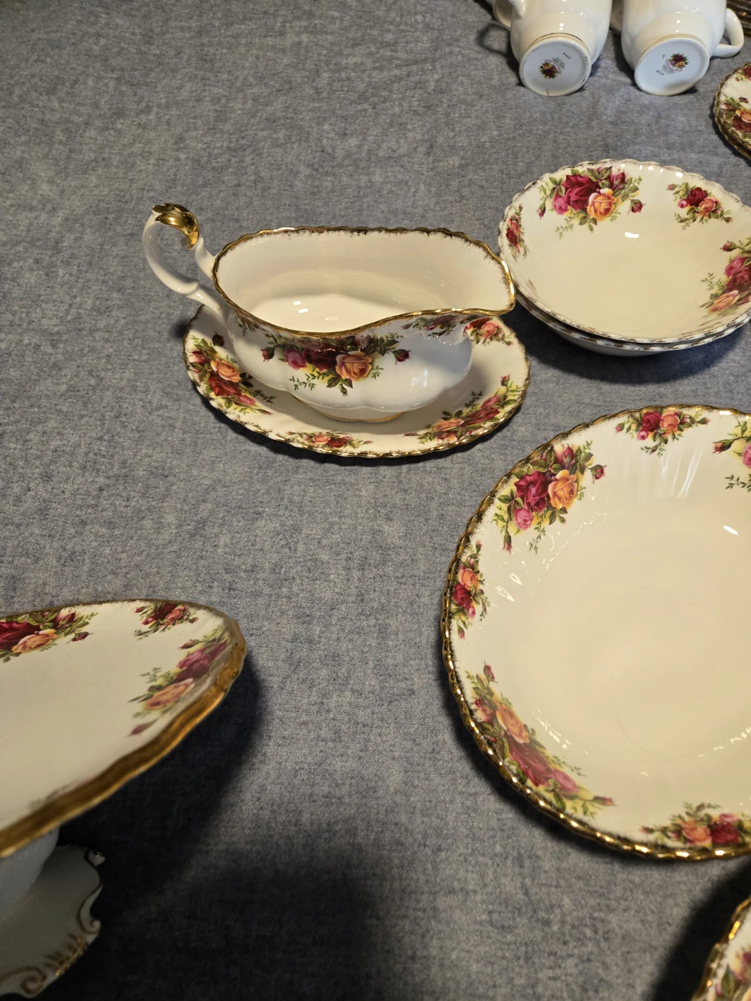 Royal Albert Old Country Roses Dinnerware Set - photo 3
