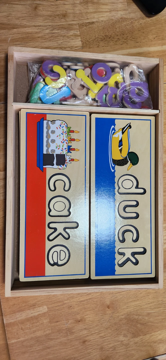 Melissa & Doug See & Spell Toy