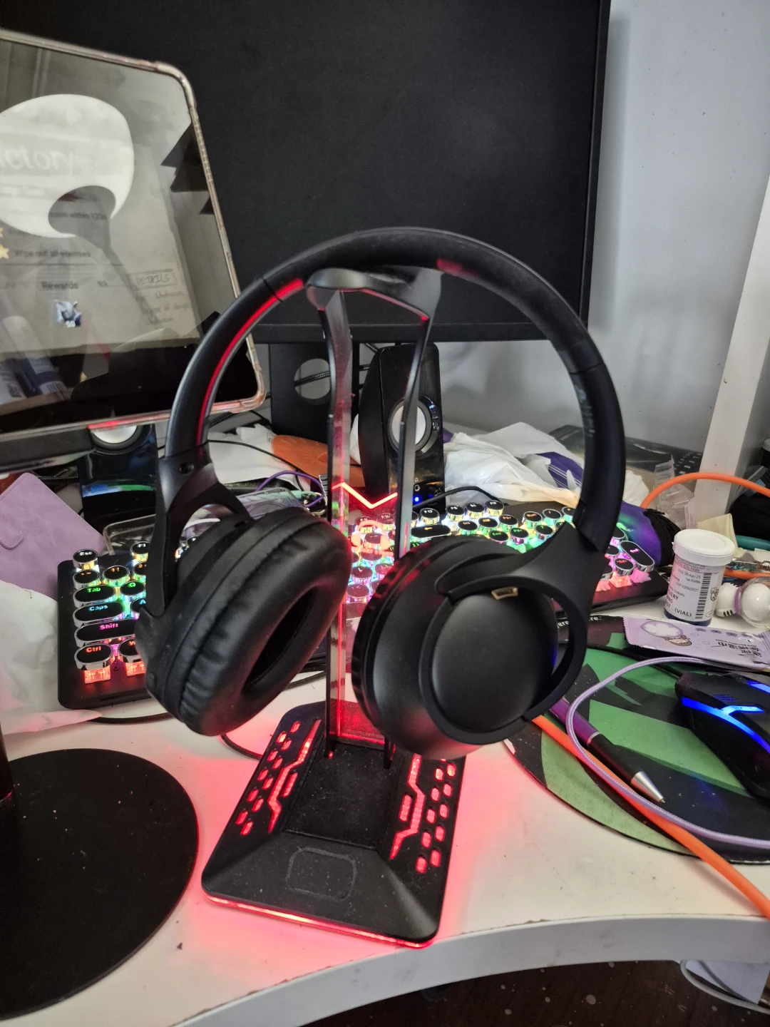 Headphone Stand with USB Hub and RGB Lighting - photo 4