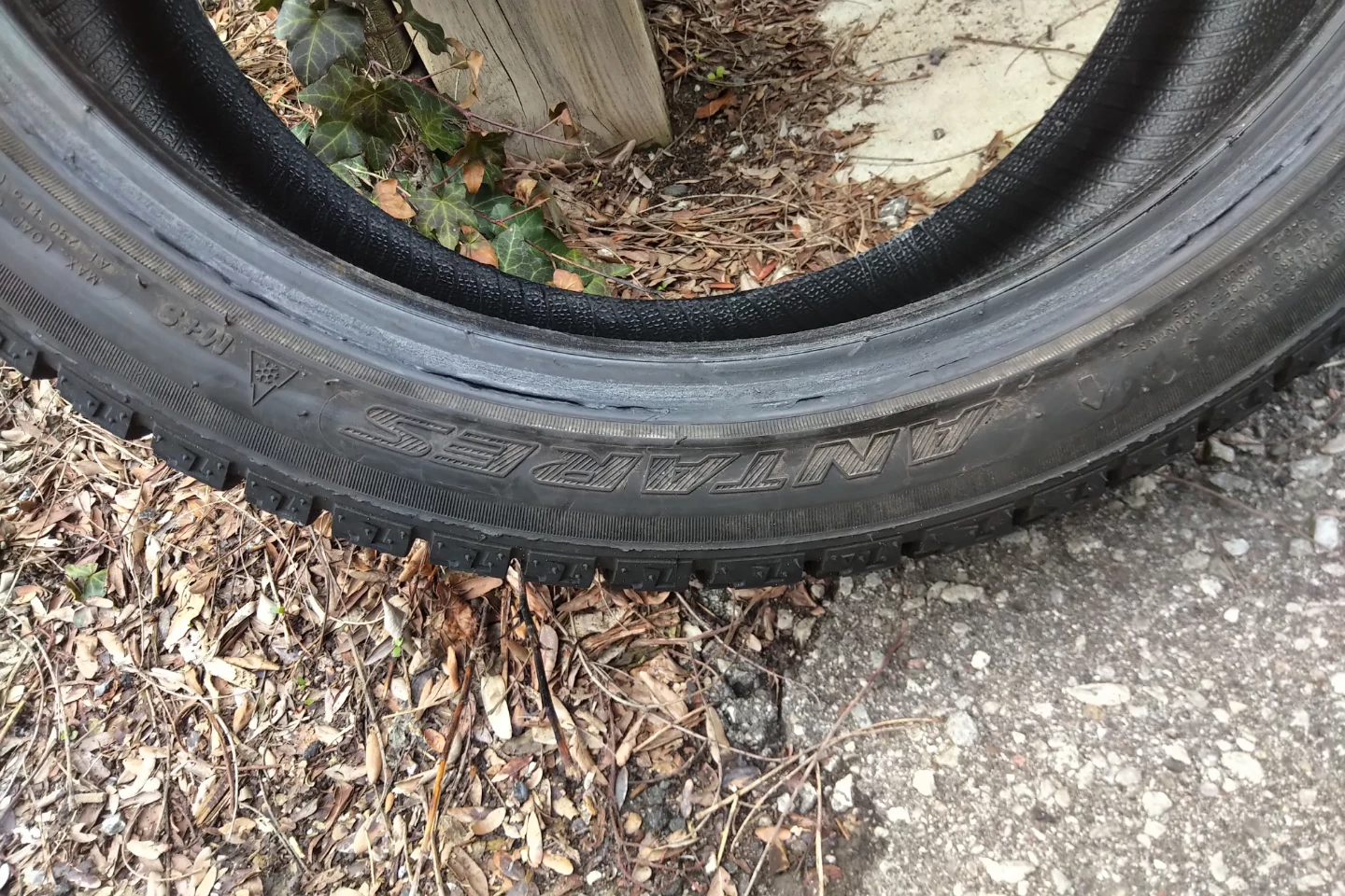 winter tires 225/40R18 - photo 2