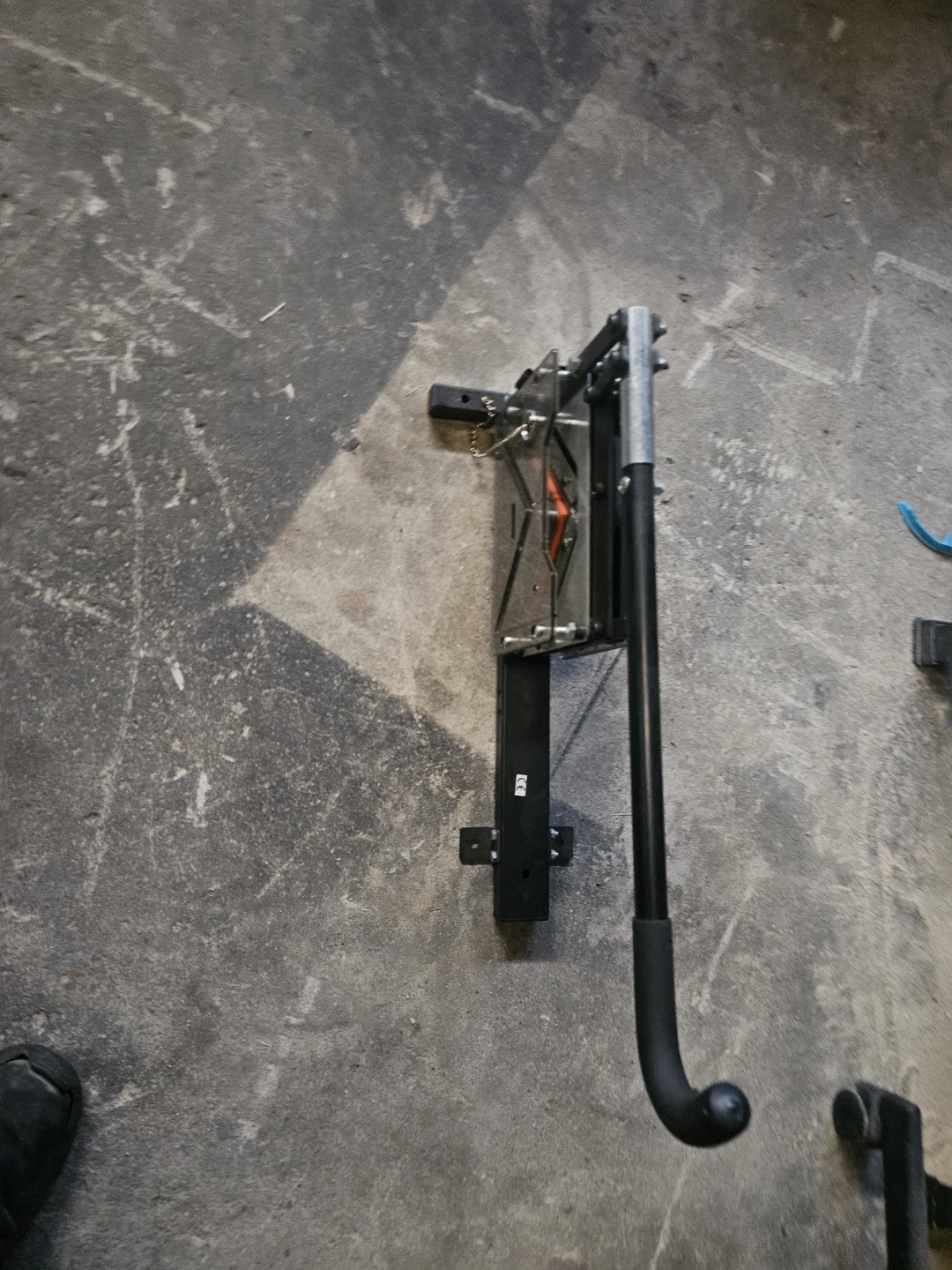 This is a heavy-duty portable cardboard edge protector cutter. - photo 5
