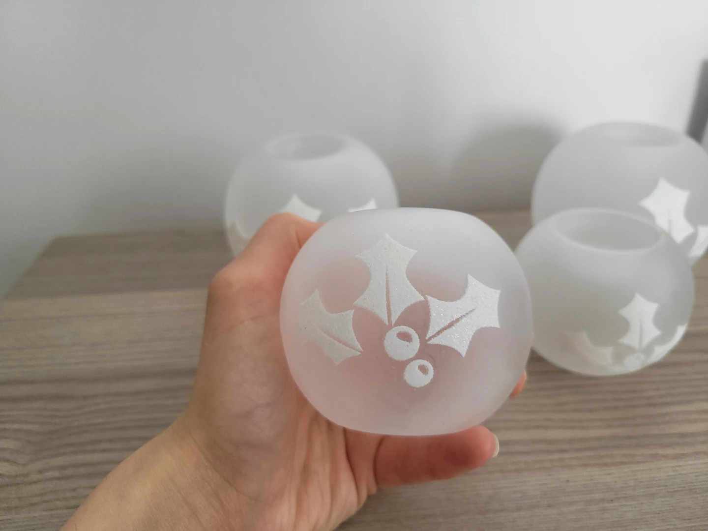 Set of 4 Frosted Glass Votive Holders with Holly Design - photo 4