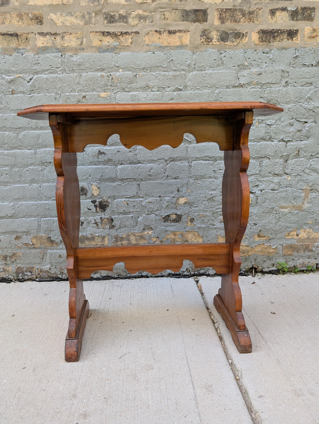 VTG Accent Table