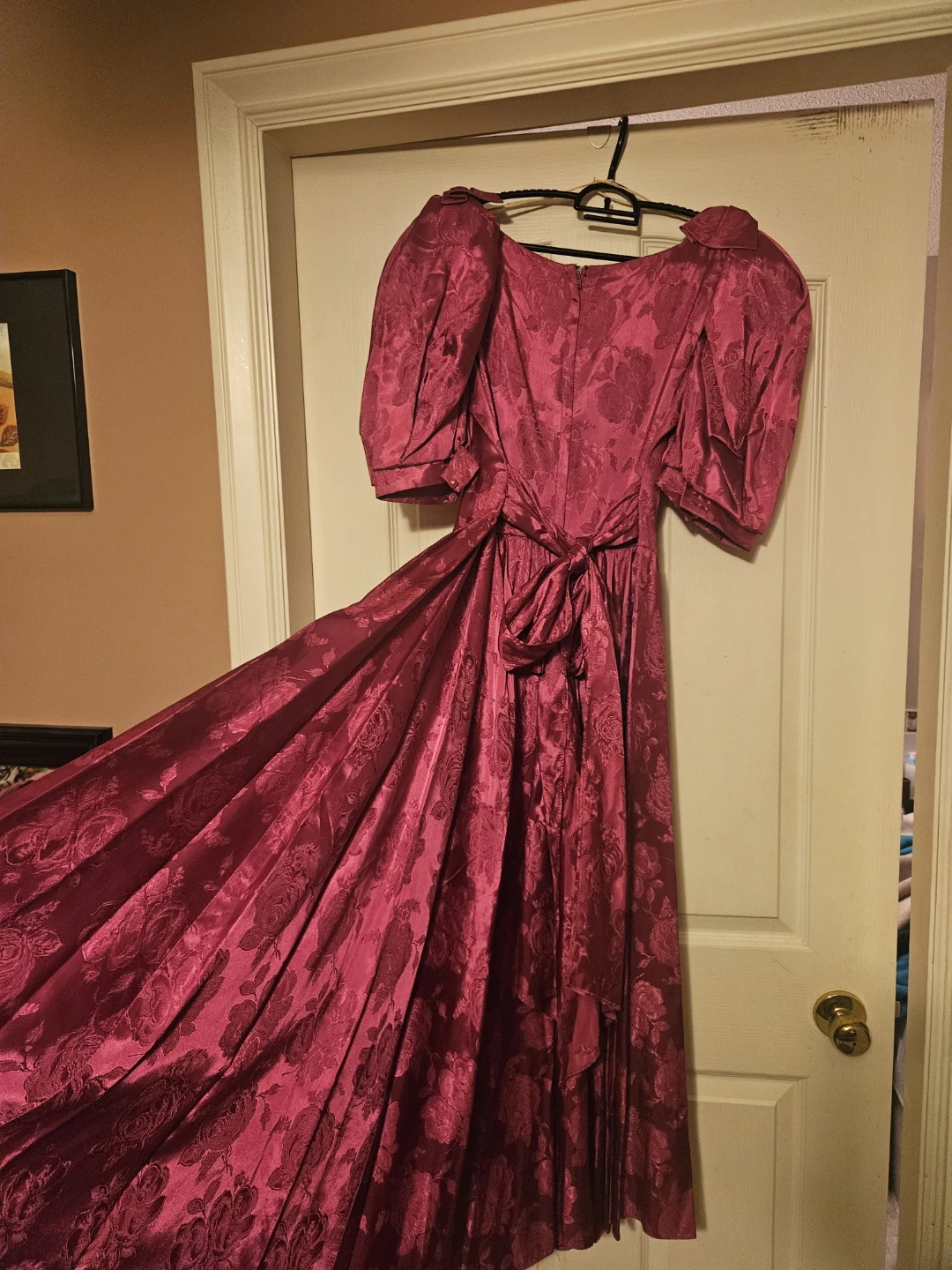 Vintage Fuchsia Floral Jacquard Dress with Puff Sleeves - photo 2
