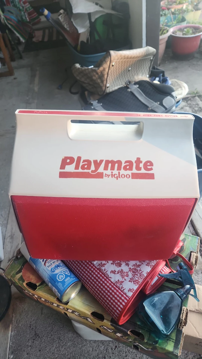 Vintage Igloo Playmate Cooler - Red/White