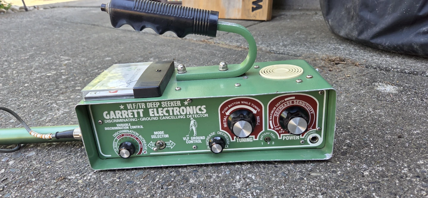 Garrett Electronics VLF/TR Deep Seeker Metal Detector