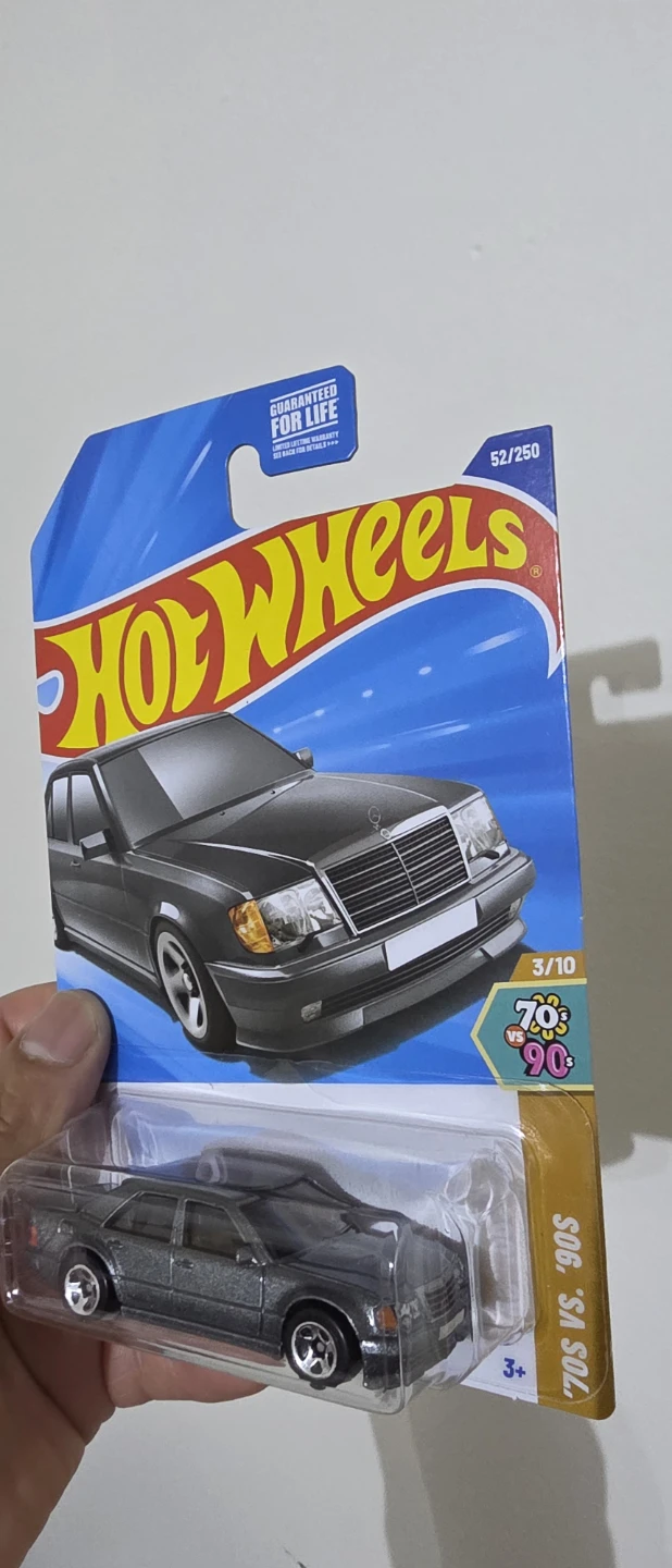 Hot Wheels Mercedes-Benz 500 E - photo 2
