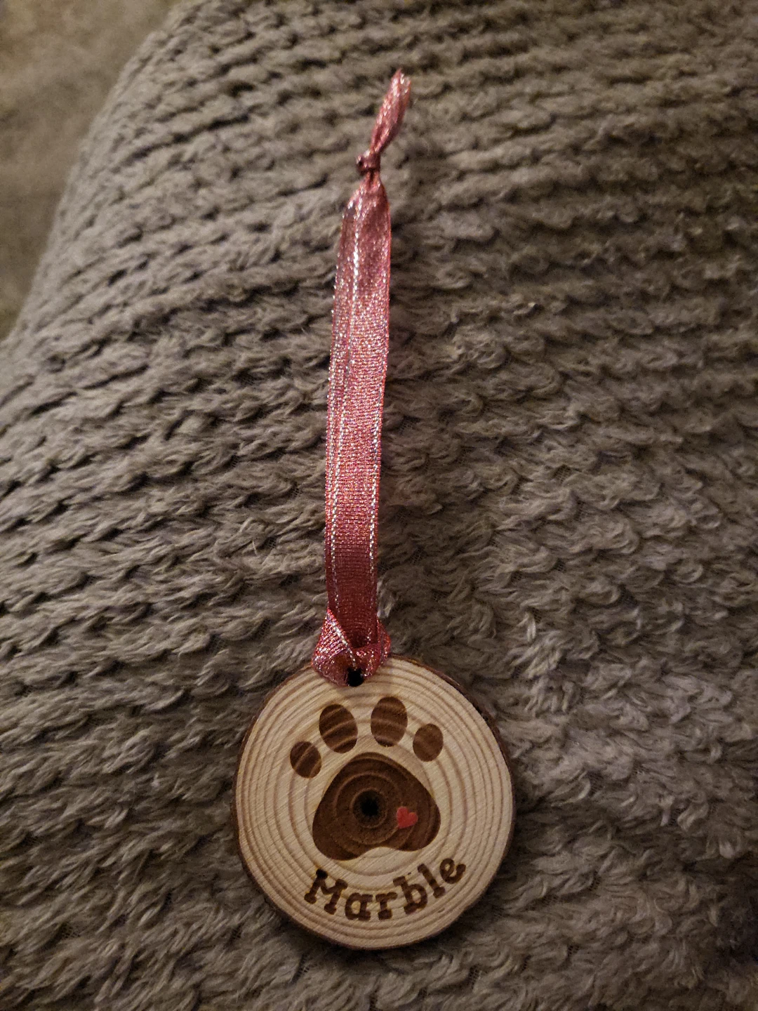 Wooden Paw Print Ornament 'Marble'