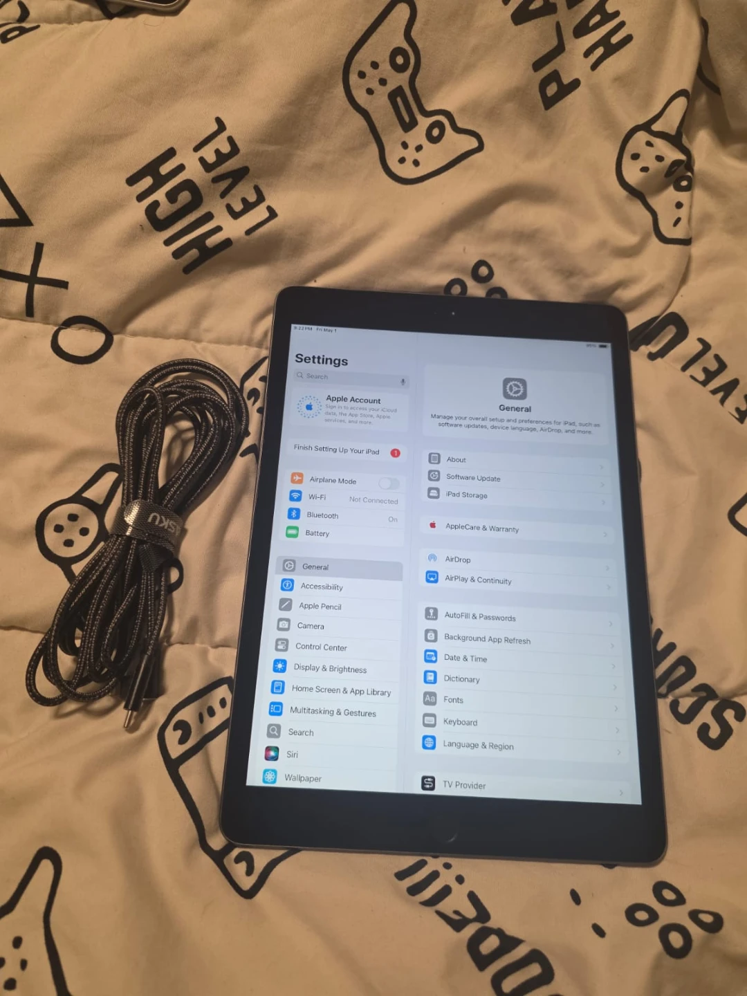 Apple iPad (9th Gen) 64GB  Space Grey 95% battery like new - photo 3