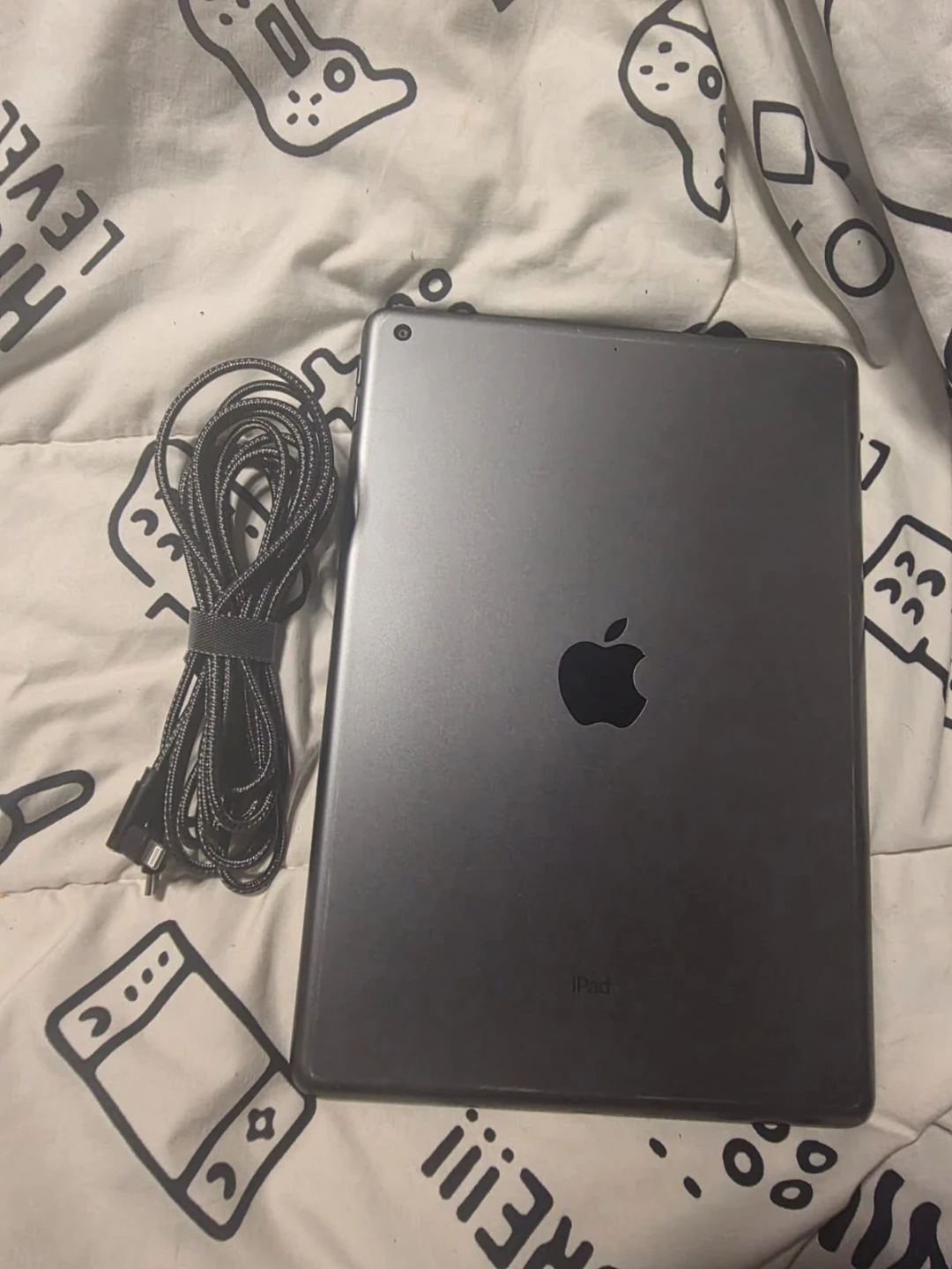 Apple iPad (9th Gen) 64GB  Space Grey 95% battery like new - photo 4