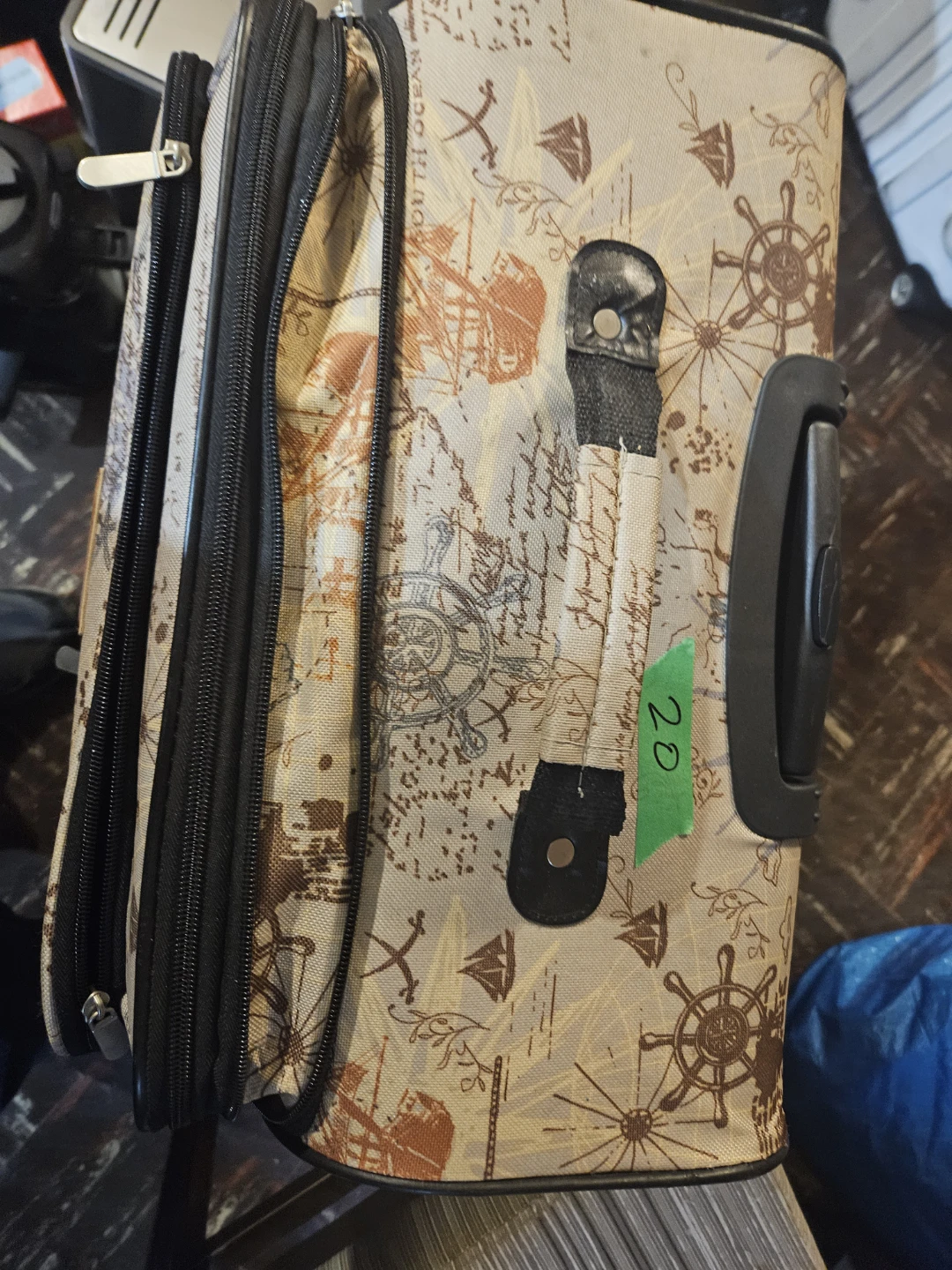 Travel Suitcase with Map Design - photo 3