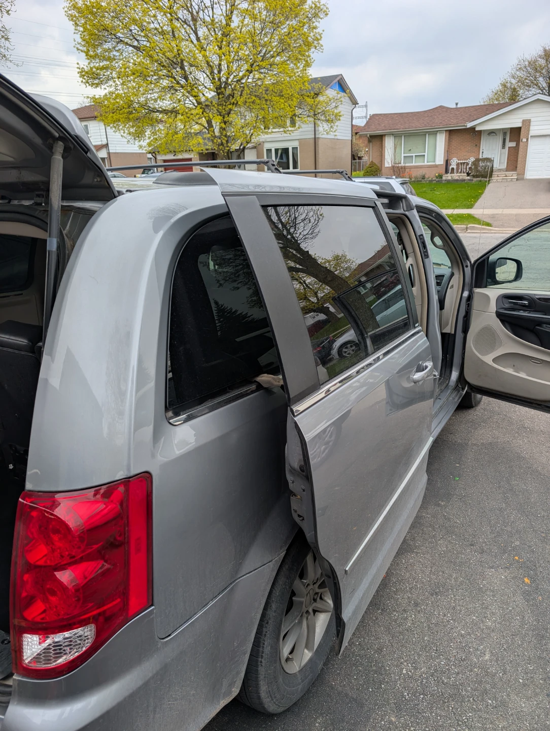 Dodge Grand Caravan Van - photo 4