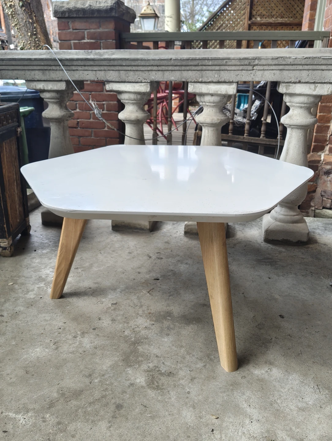 White Hexagonal Coffee Table with Wooden Legs - photo 3