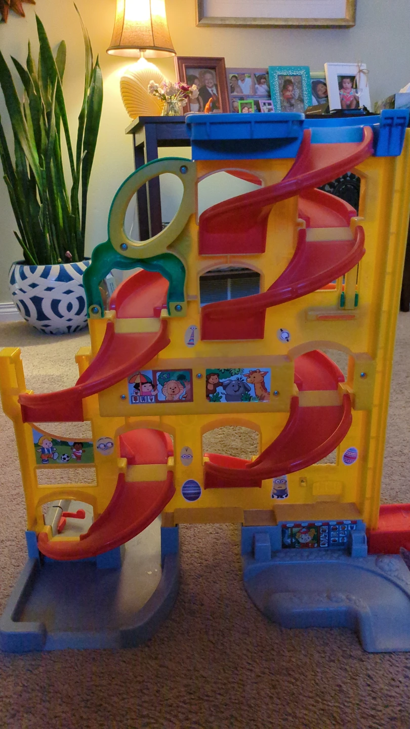 Fisher-Price Little People Playtime Garage - photo 2