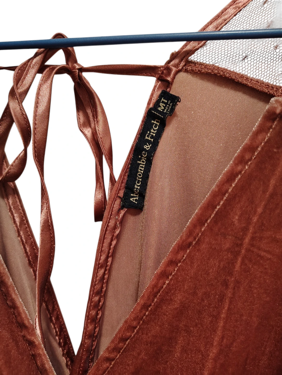 🔥 Abercrombie & Fitch Rust Velvet Tie-Back Romper - Size M - photo 3