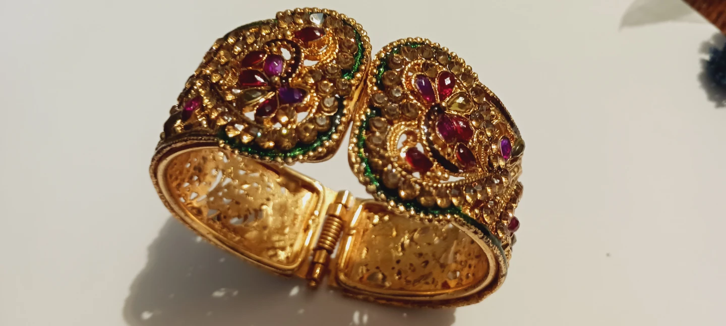 Gorgeous Vintage Ethnic Gold Tone Ruby, & Green stone bracelet