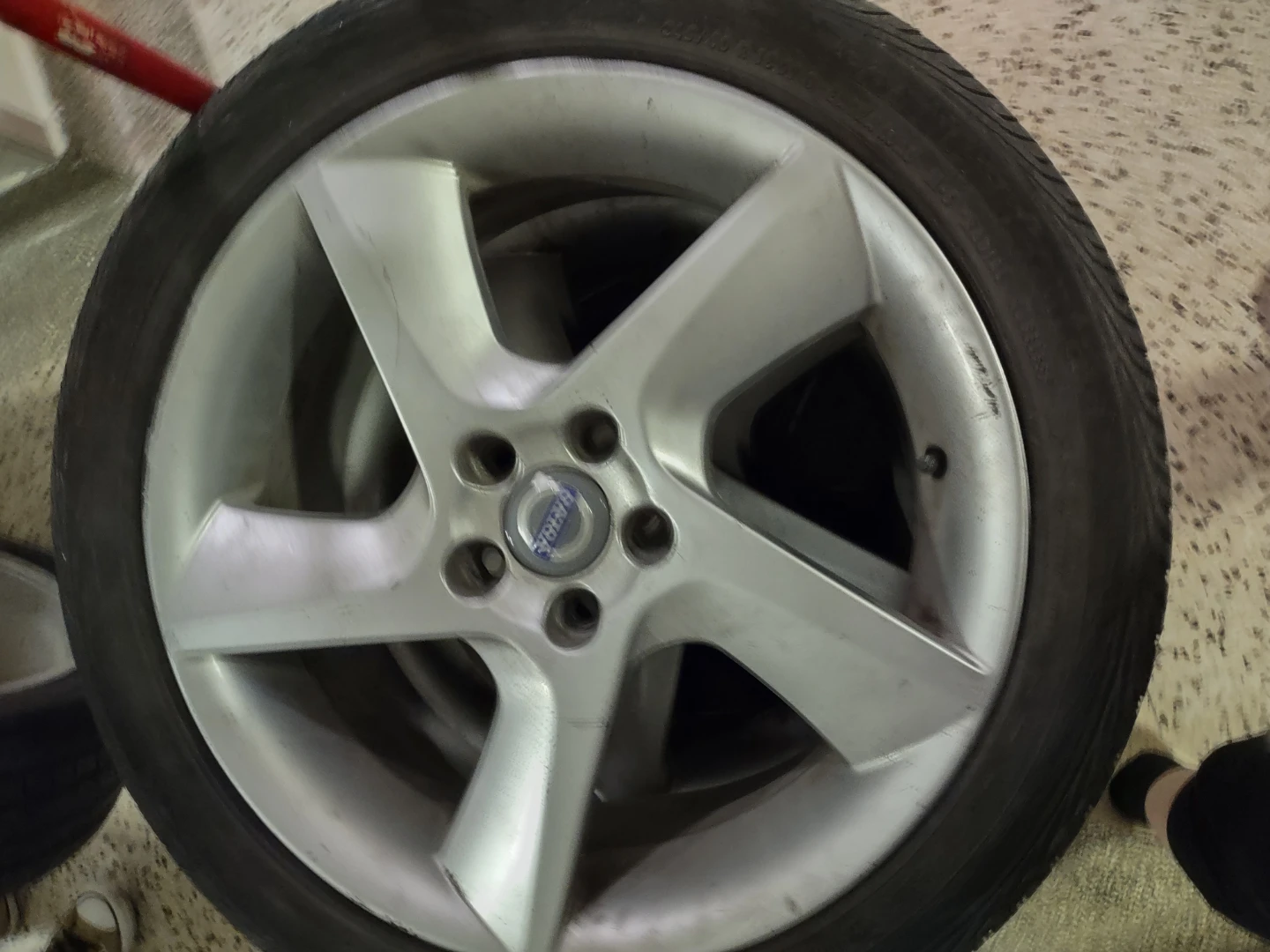 Volvo Alloy Wheel with Altenzo Tire - photo 4