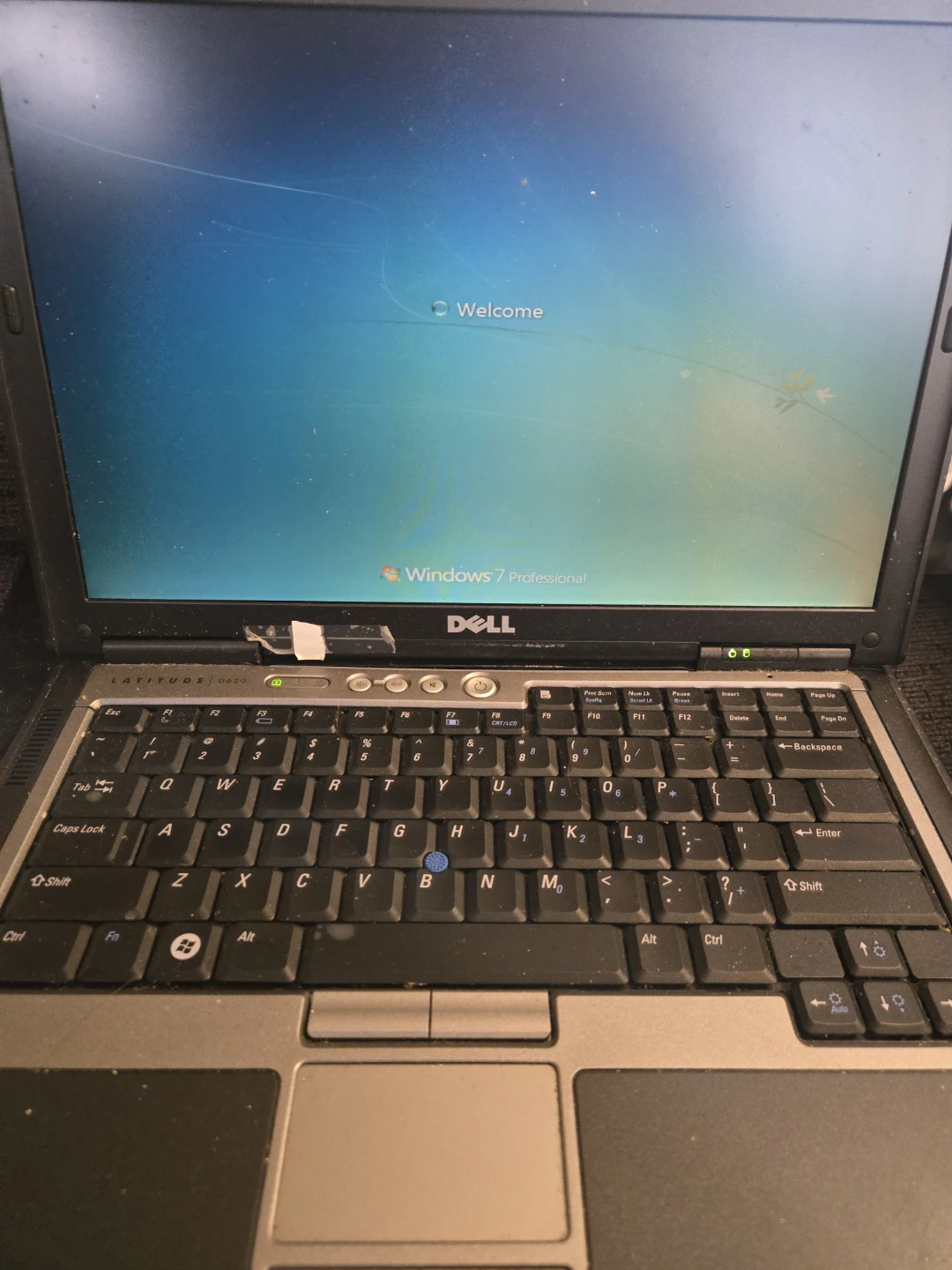 Dell Latitude E6520 Laptop - photo 2