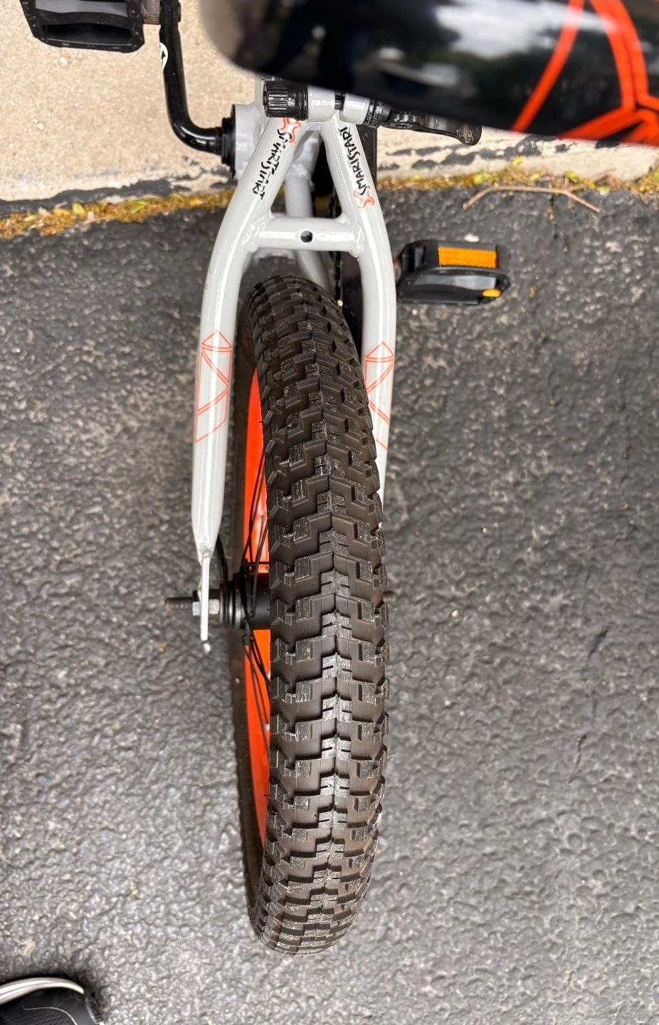 Schwinn Scortch 16" Kids Bike - Grey Like-New! - photo 2