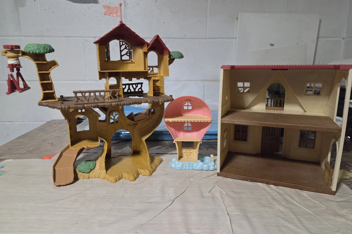 Calico critters+House+Furniture lot (Buy all as bundle!)