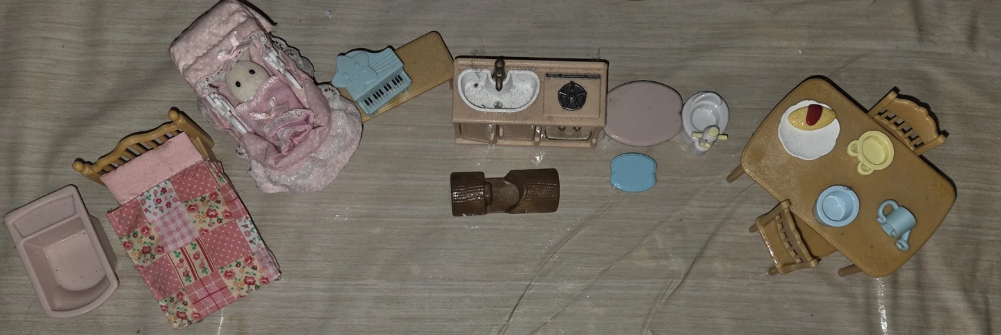 Calico critters+House+Furniture lot (Buy all as bundle!) - photo 3