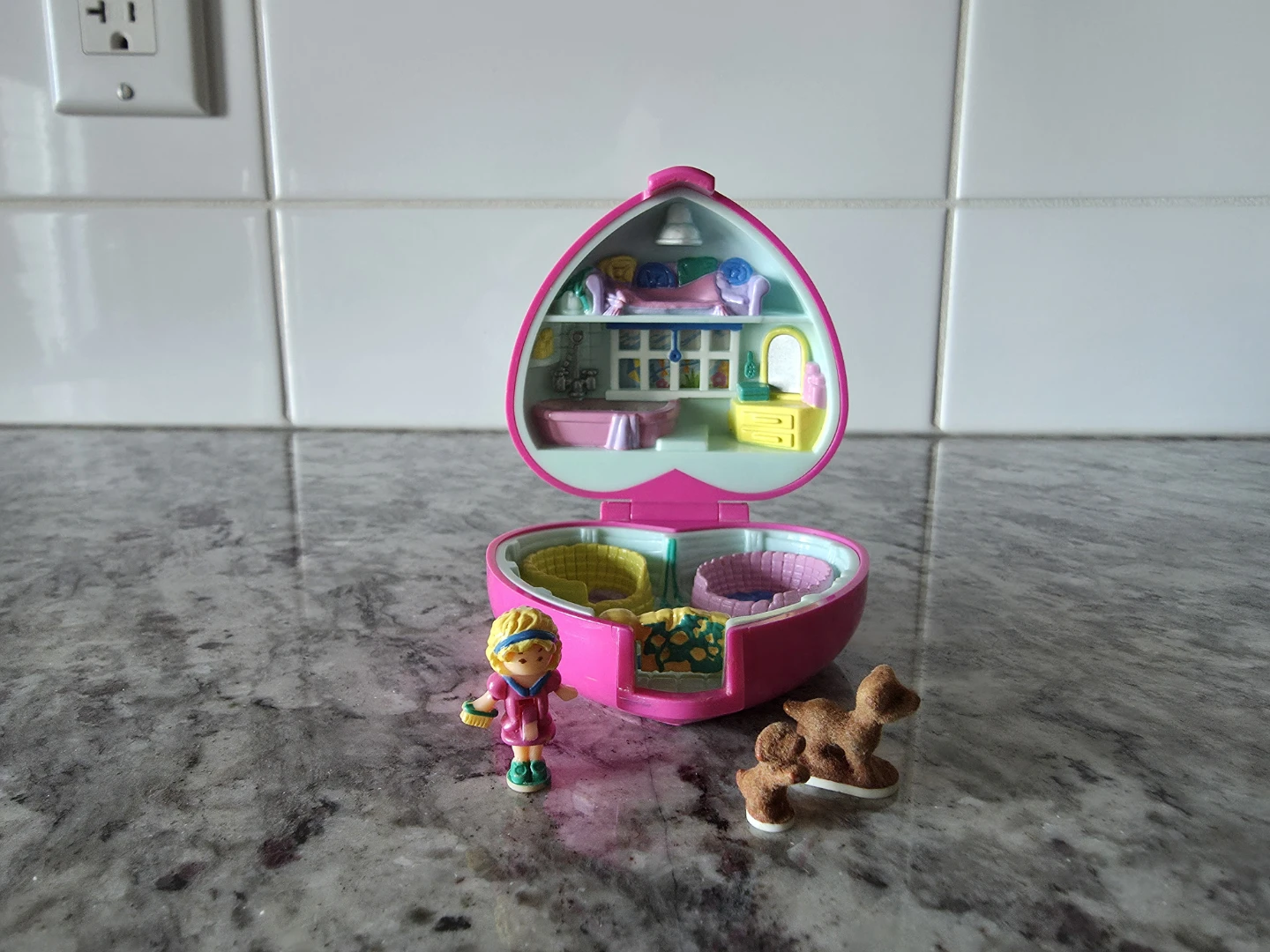 1993 Polly Pocket Precious Puppies Playset