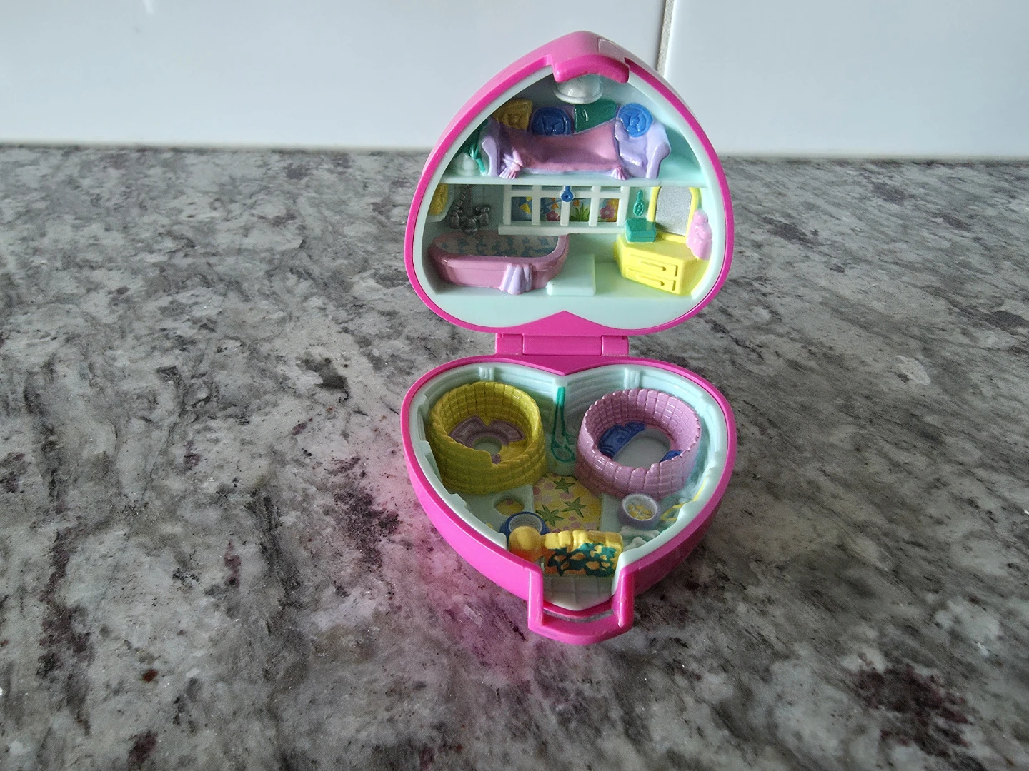 1993 Polly Pocket Precious Puppies Playset - photo 4