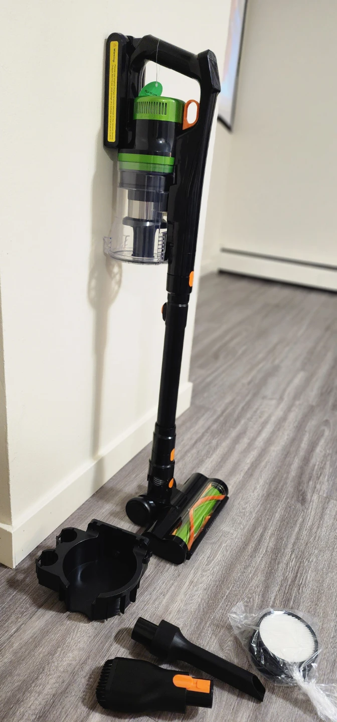 Wireless vacuum cleaner (with extra filter) for sale!