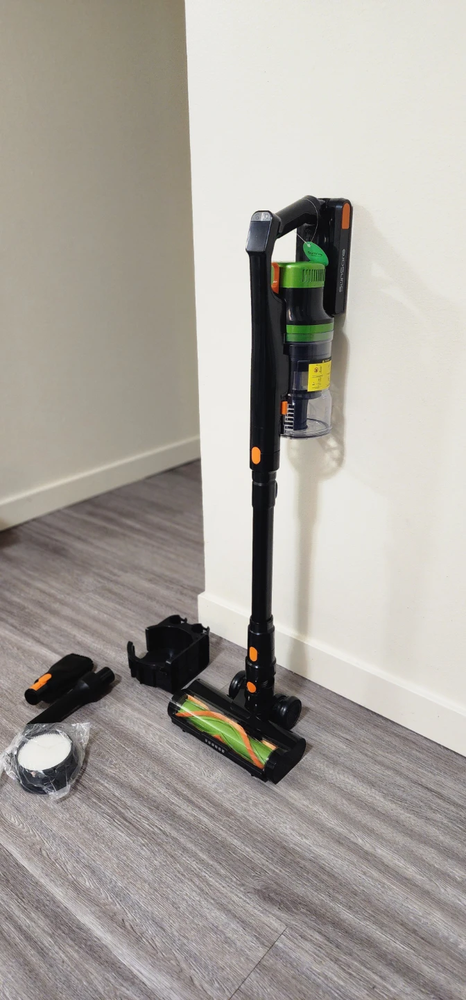 Wireless vacuum cleaner (with extra filter) for sale! - photo 2