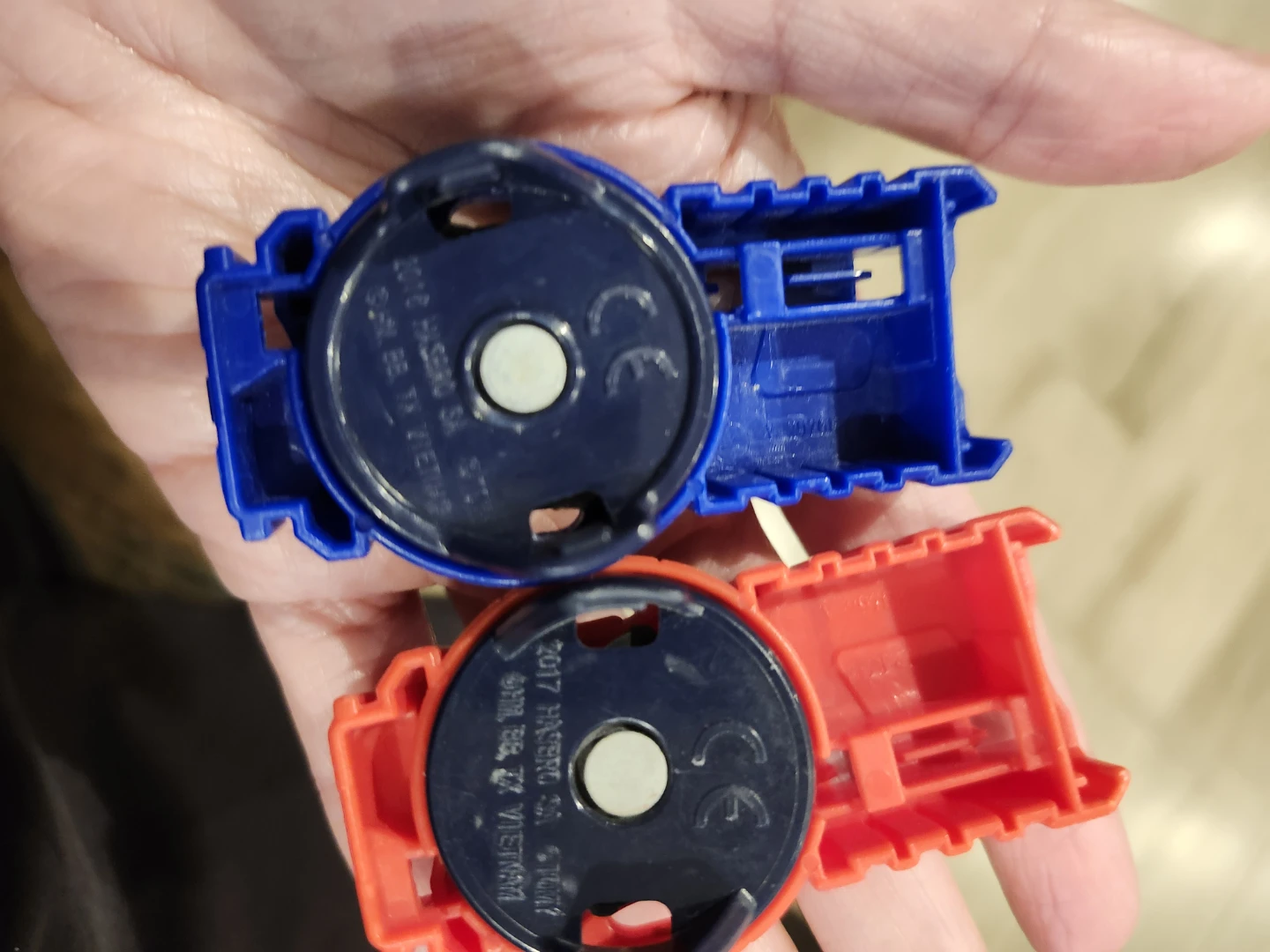 $5 for both beyblade - photo 2