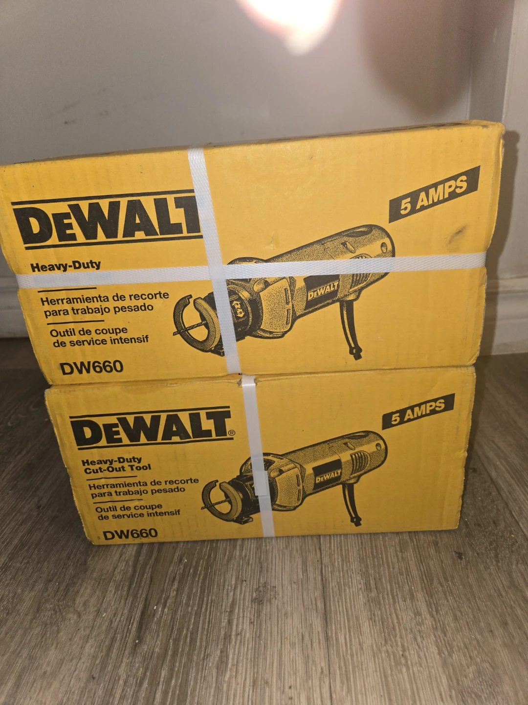 DEWALT DW660 Heavy-Duty Cut-Out Tool