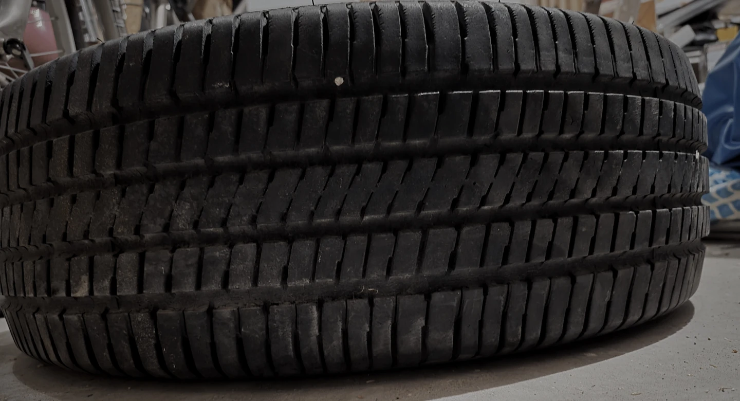 Very Good 1 Good Year Tire Size 185 65 R14 M+S *REAL DEAL* - photo 2