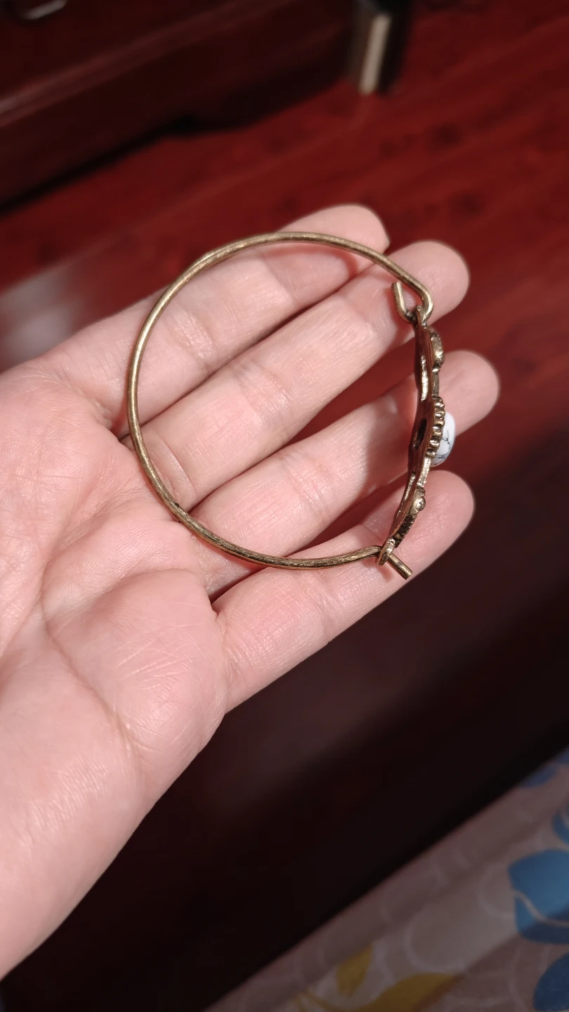 Vintage Style Bangle Bracelet with White Stone - photo 4