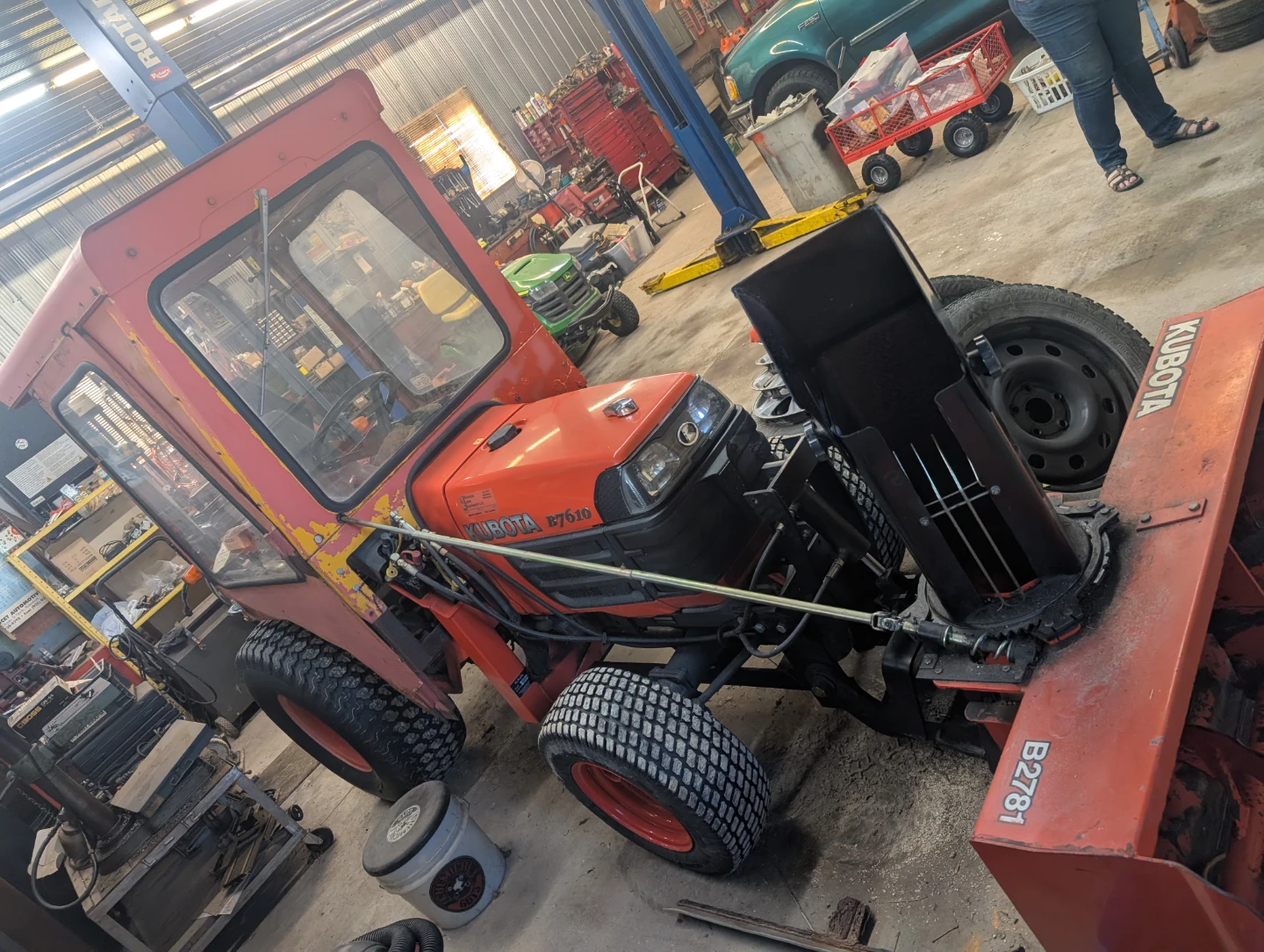 Kubota B7610 Tractor with Snow Blower