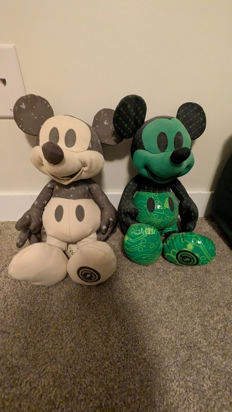 Disney Store Mickey Mouse Memories Plush 10/12 Limited Release