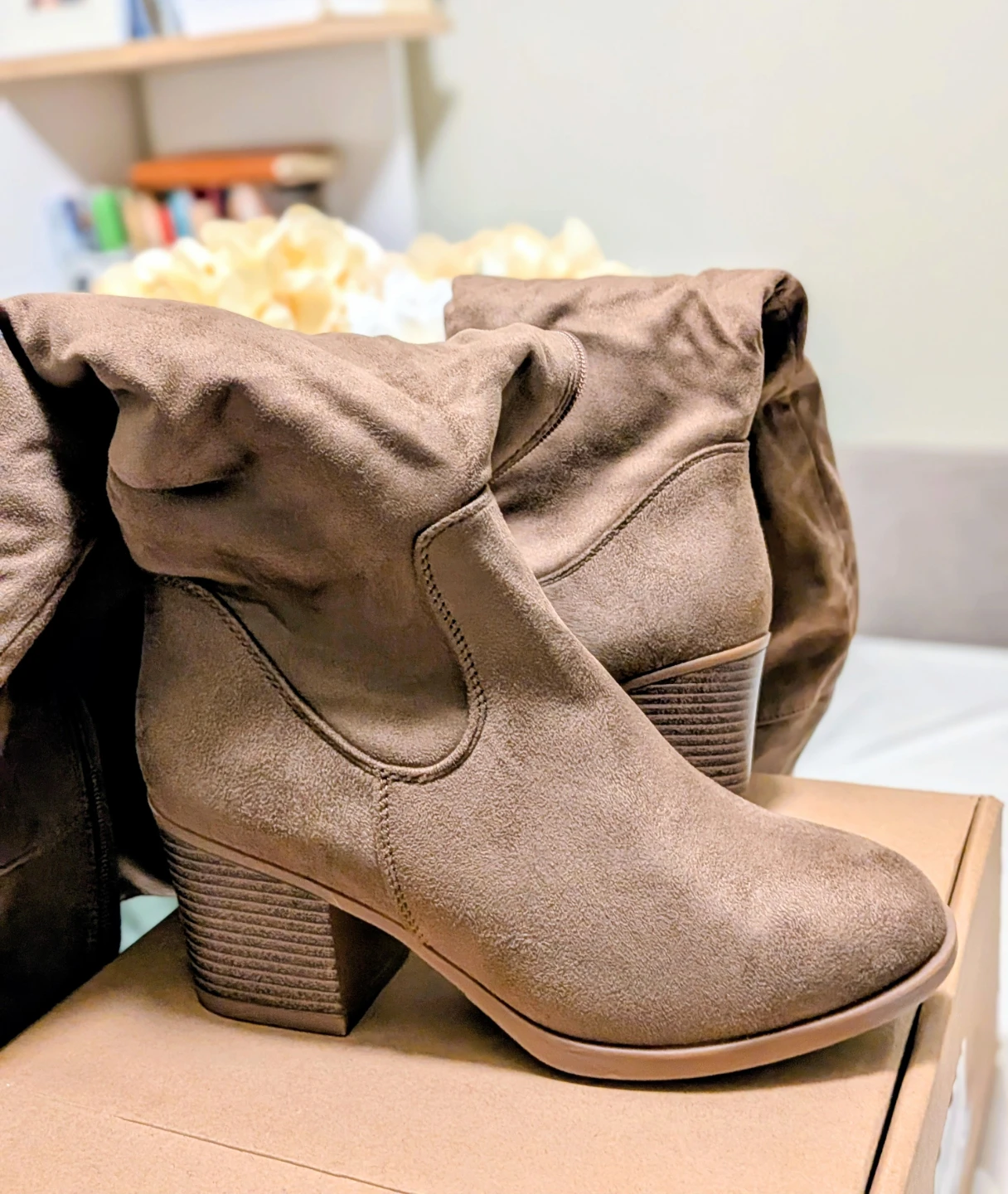 “Brown Knee-High Slouchy Boots Size  7.5🤎 - photo 2