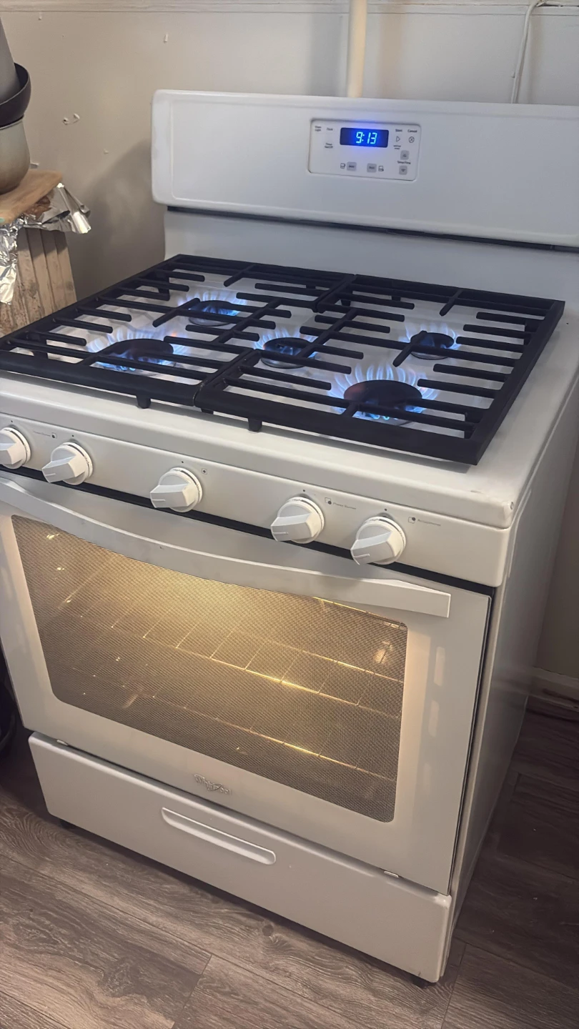 Whirlpool 30in white gas stove