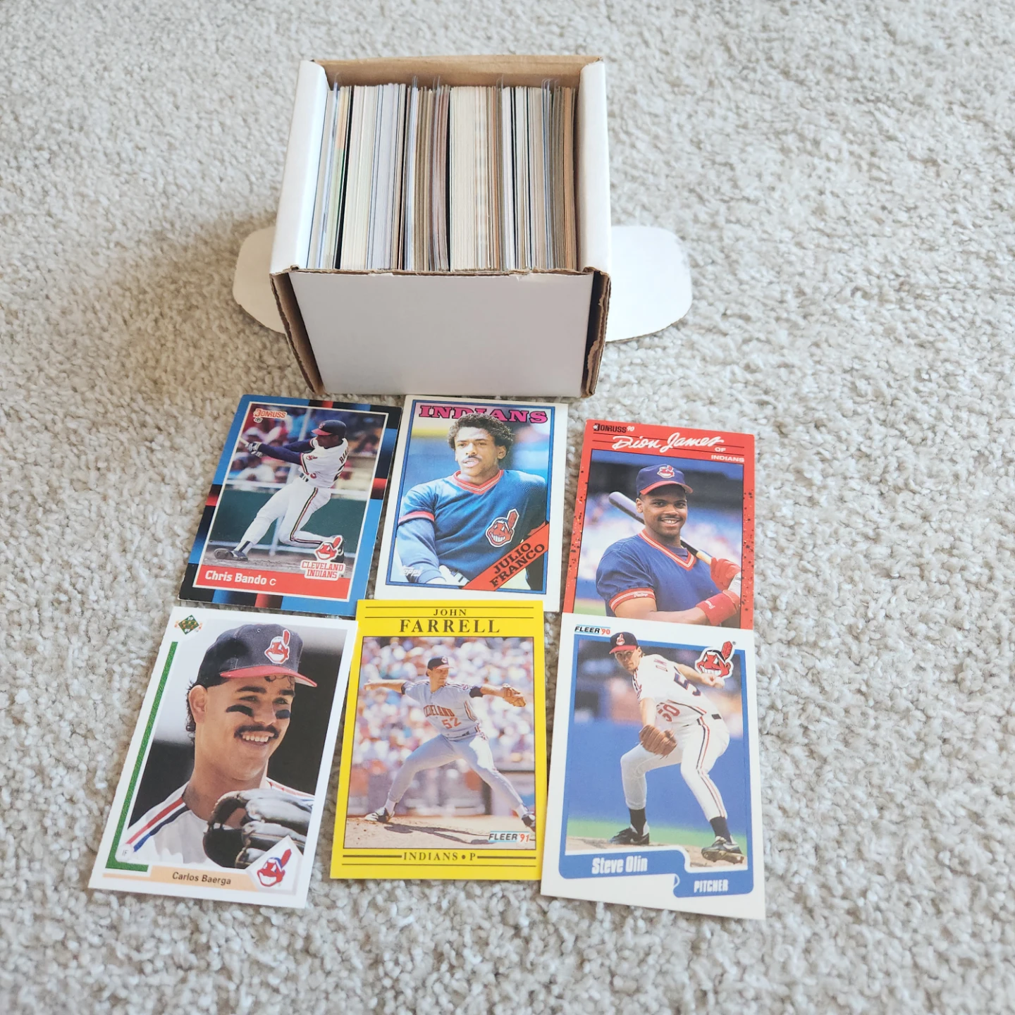 Cleveland Indians, 100 Baseball Cards Team lot - photo 4