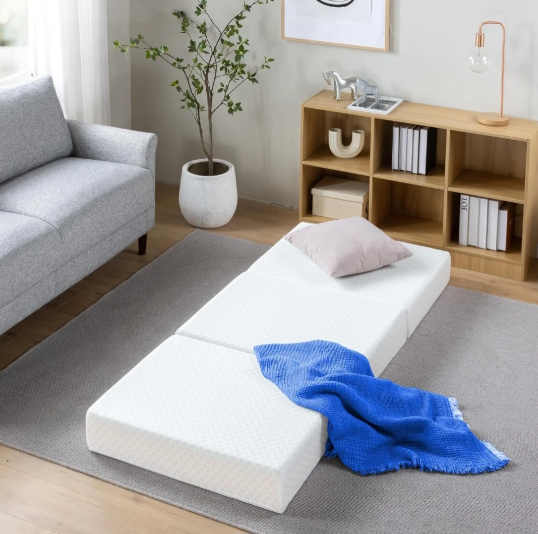 Like New! Zinus Tri-Fold Twin Mattress 5" Thick