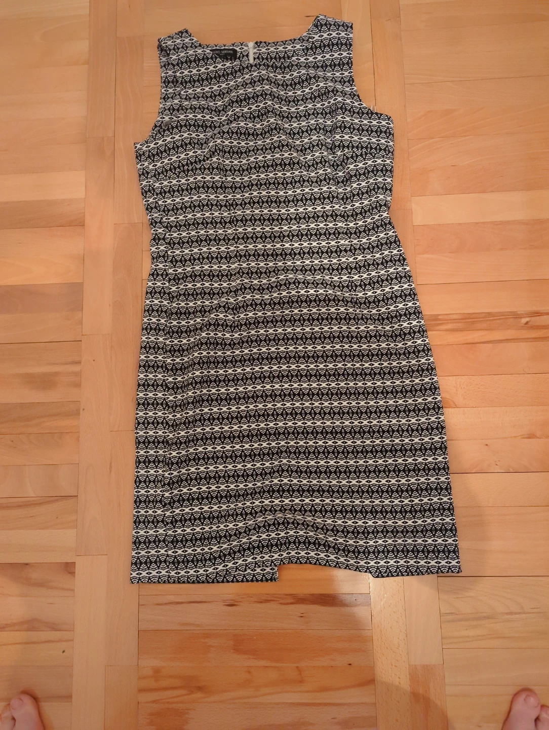 MARIO SERRANI Black & White Patterned Dress - Size 8