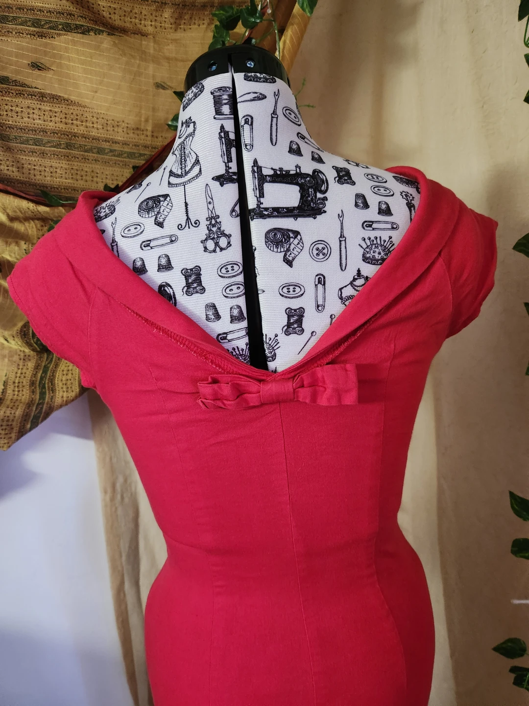 Women's Red Cap Sleeve Bow Back Pencil Dress - photo 3