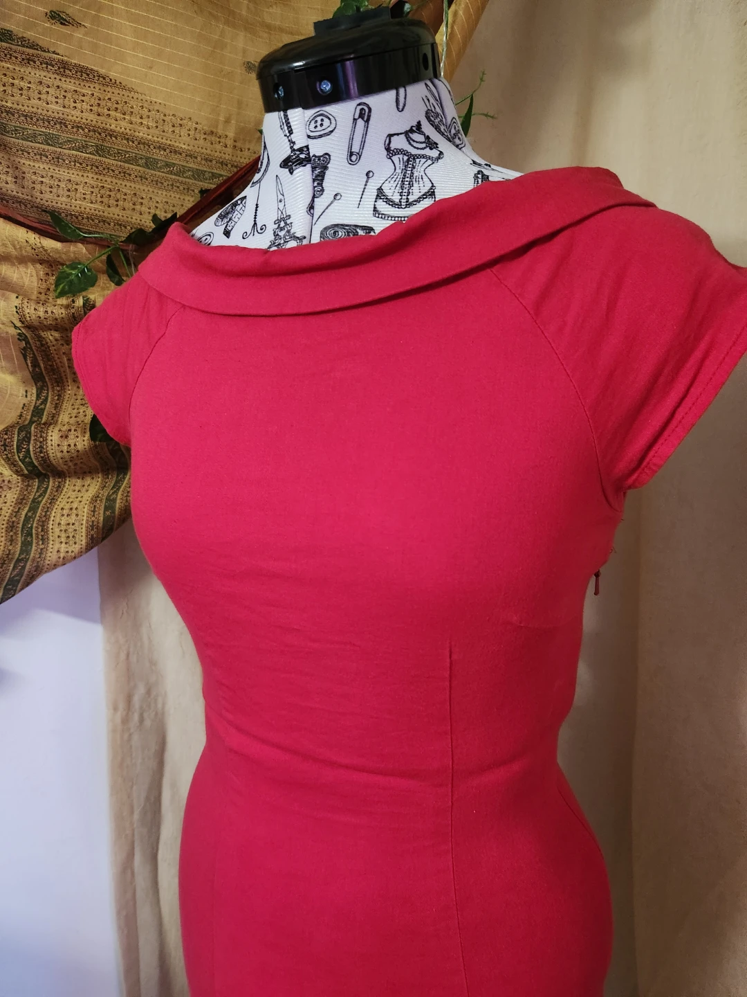 Women's Red Cap Sleeve Bow Back Pencil Dress - photo 4