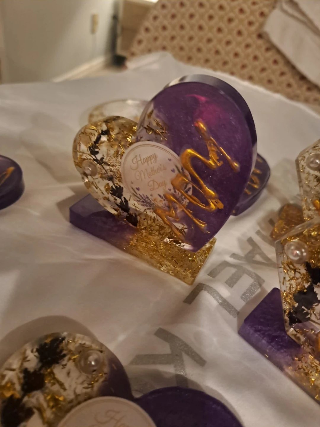 Resin Mom "Happy Mother's Day" Display Piece - photo 3