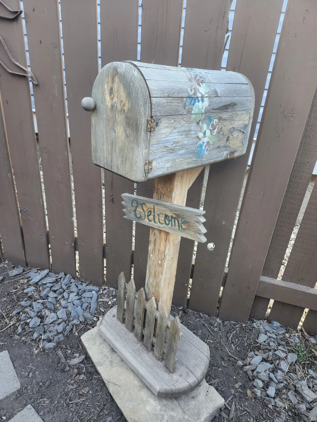 Wooden Mailbox with "Welcome" Sign - photo 3