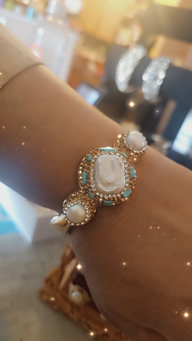 Gold Tone Bracelet with Pearls and Turquoise Accents - photo 2