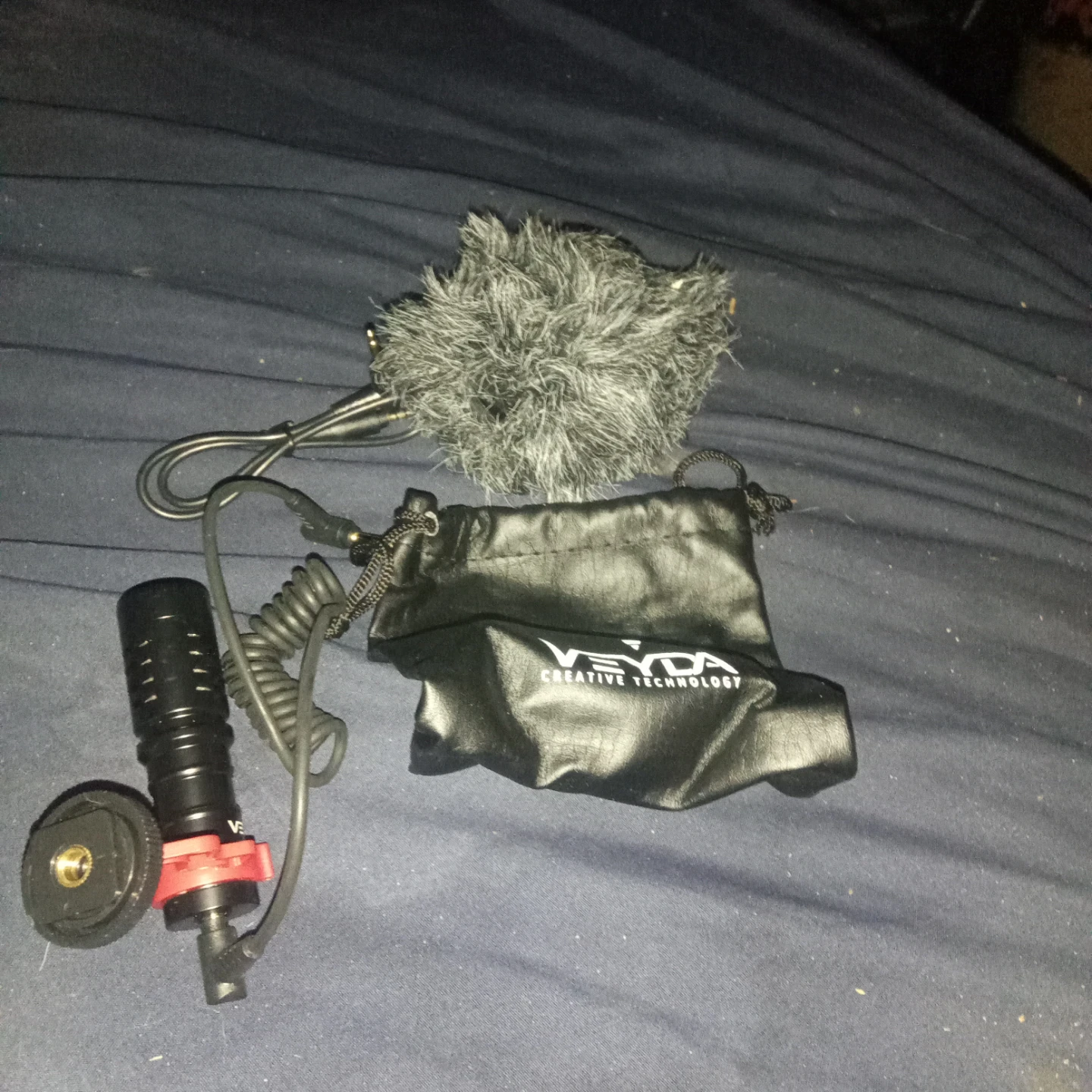 VEYDA Microphone with Windscreen and Pouch