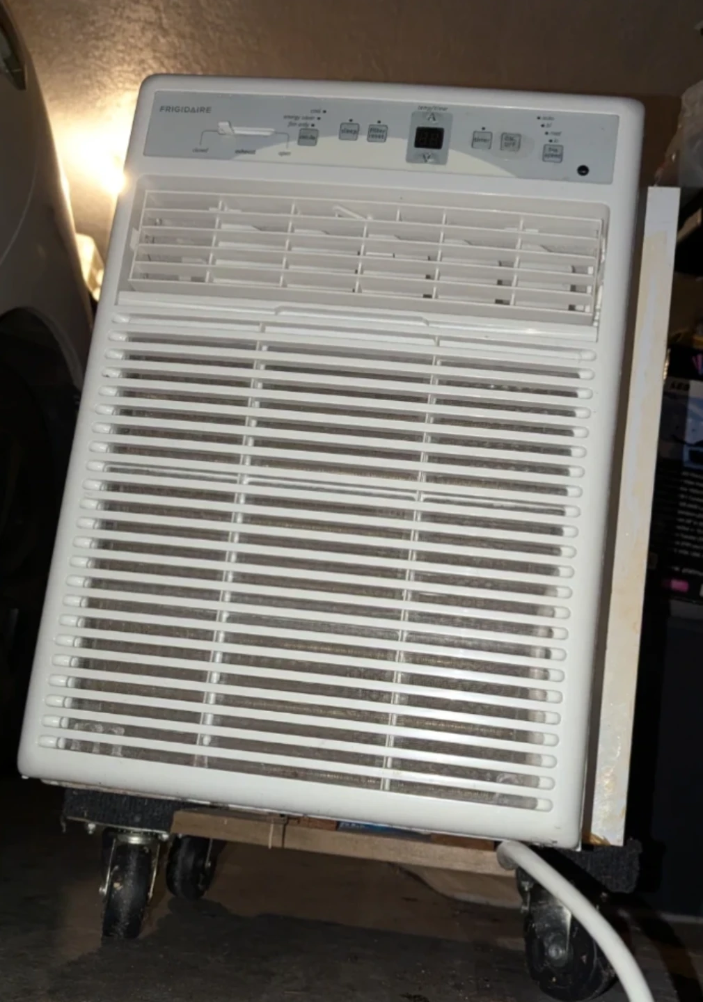 Powerful 10,000 BTU Frigidaire Window Air Conditioner - photo 3