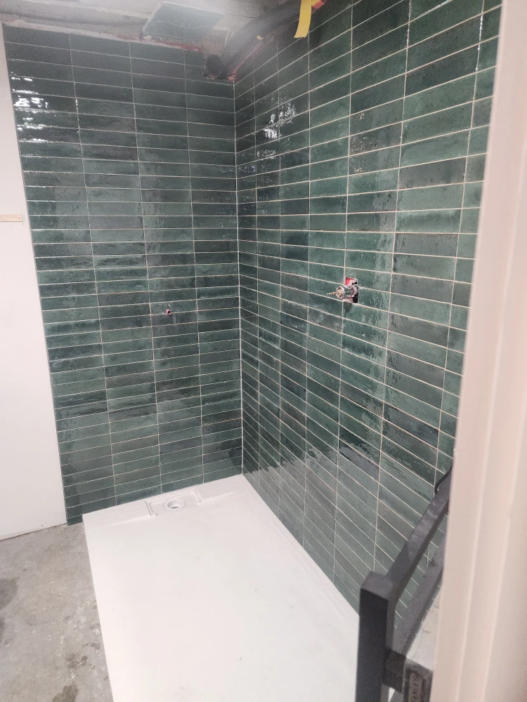 Installation of all types of tiles and vinyl