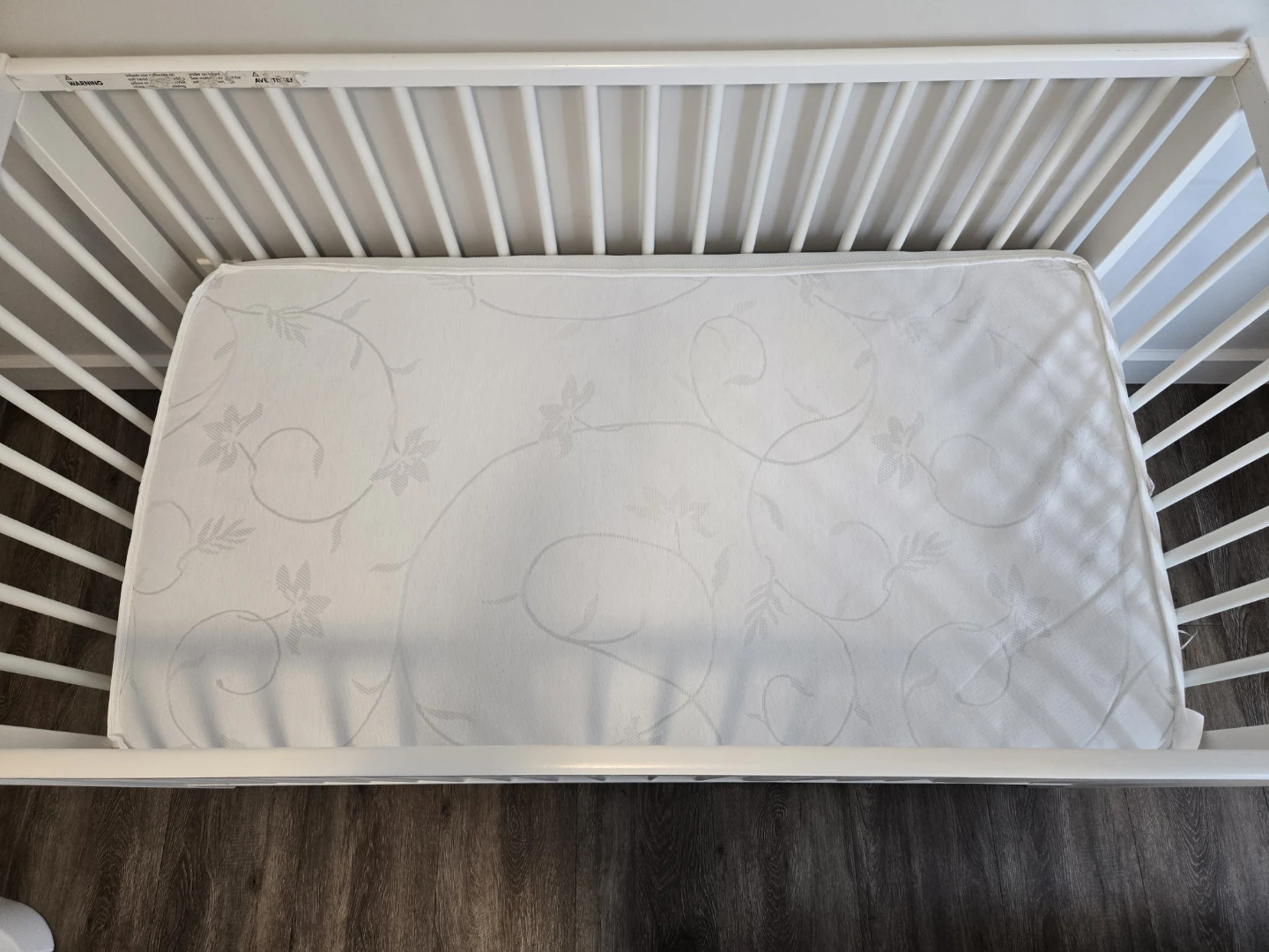 IKEA Hensvik Crib with Mattress & Manual - photo 2