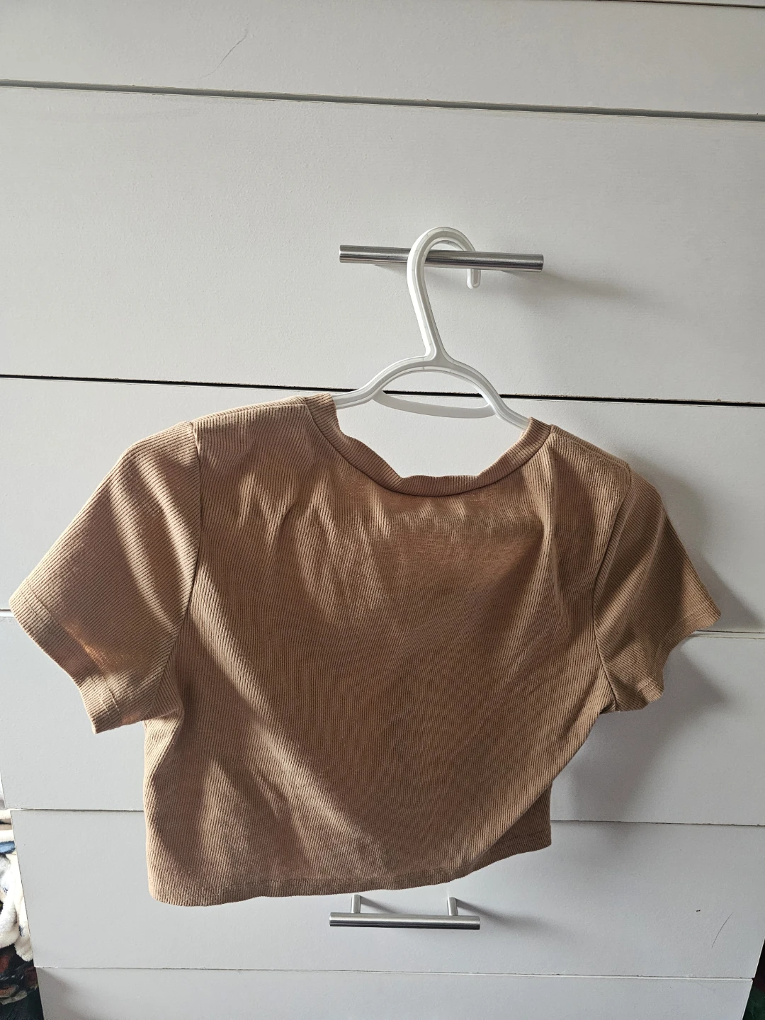 SHEIN Ribbed V-Neck Crop Top - Tan - photo 2